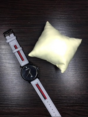 Наручний годинник - в стилі Gucci 