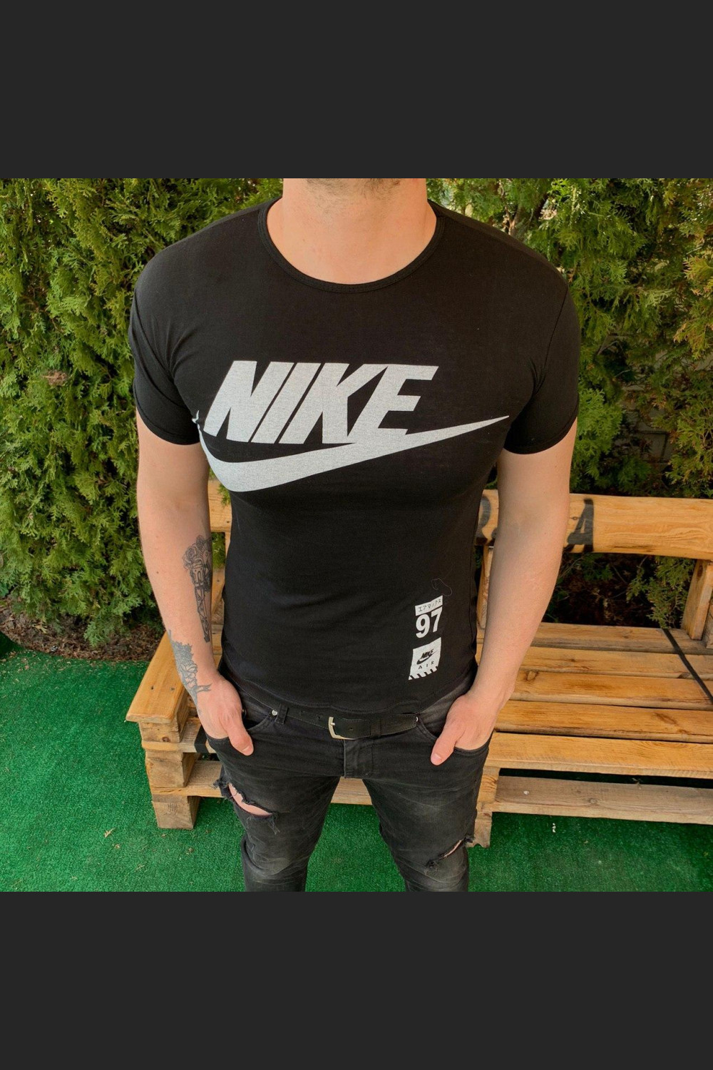 Чоловіча футболка - В стилі Nike (Чорна)