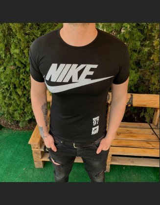 Чоловіча футболка - В стилі Nike (Чорна)