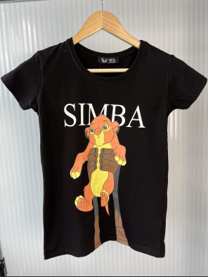 Жіноча чорна футболка з принтом Simba