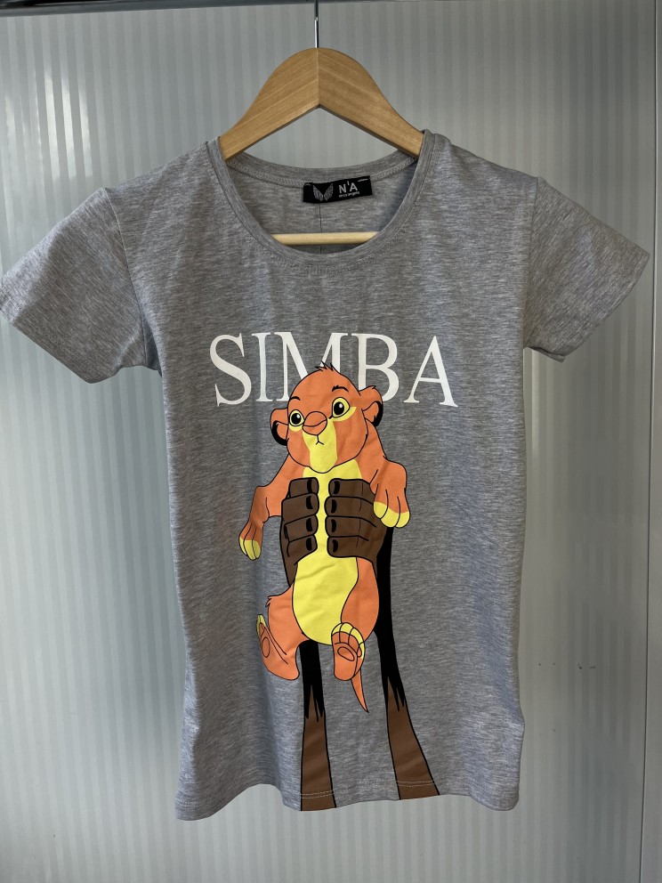 Жіноча сіра футболка з принтом Simba Жіноча сіра футболка з принтом Simba