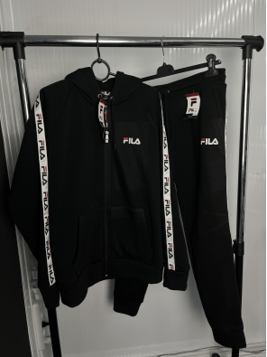 Чоловічий спортивний костюм FILA чорний