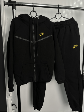 Чоловічий спортивний костюм Nike