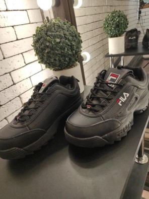 Жіночі кросівки FILA