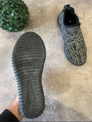 Кросівки - Сірі в стилі Adidas Yeezy Кросівки - Сірі в стилі Adidas Yeezy